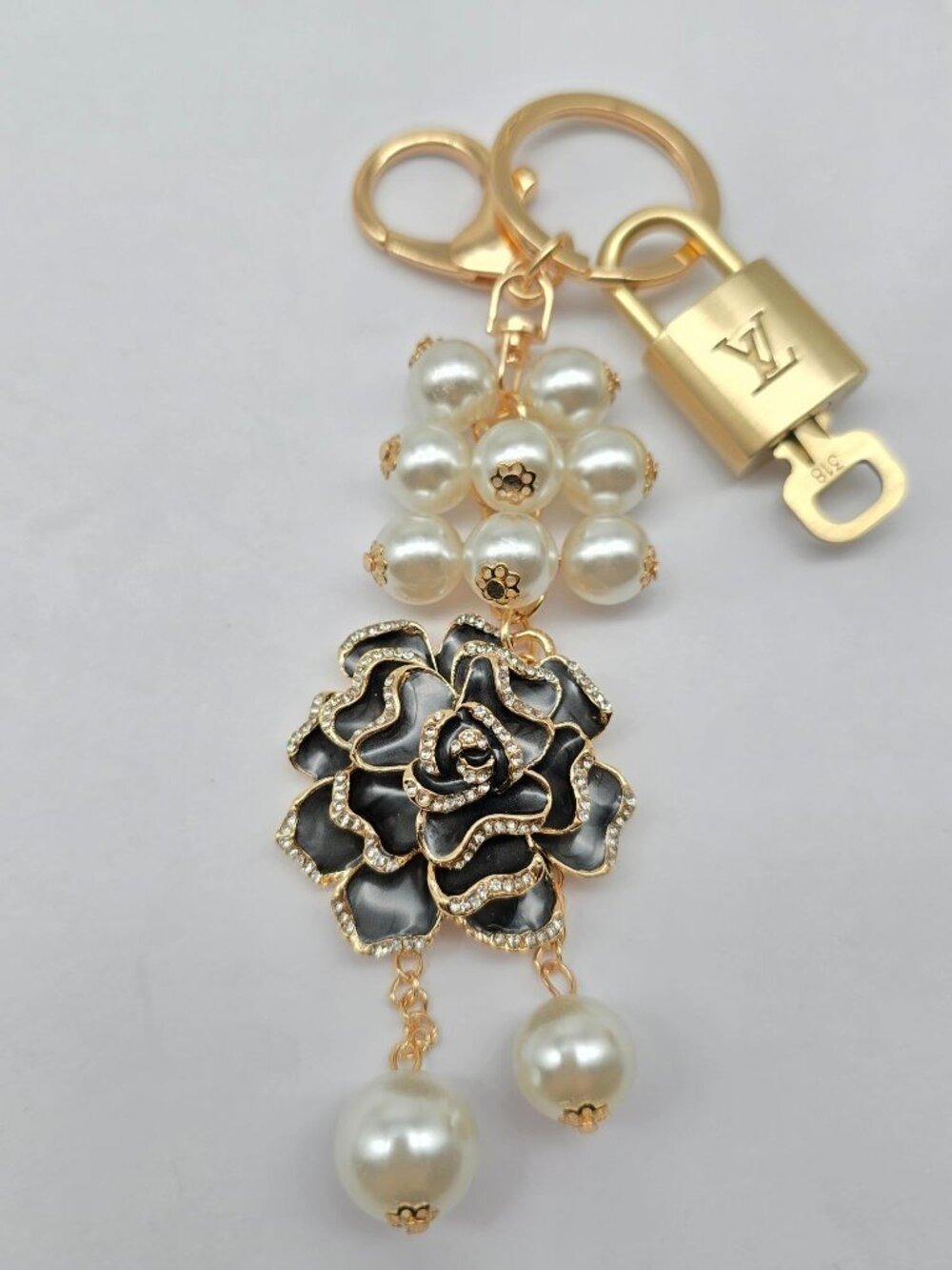 Louis Vuitton Gold Lock 🔑 Authentic LV Padlock + Unbranded Flower Bag Charm - Picture 6 of 9